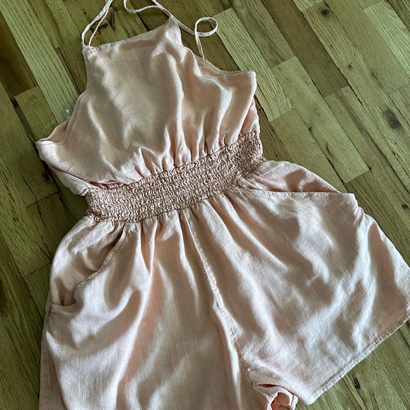 ☀️ American Eagle Peach Linen Halter Romper – Size Large ☀️ - Picture 2 of 4